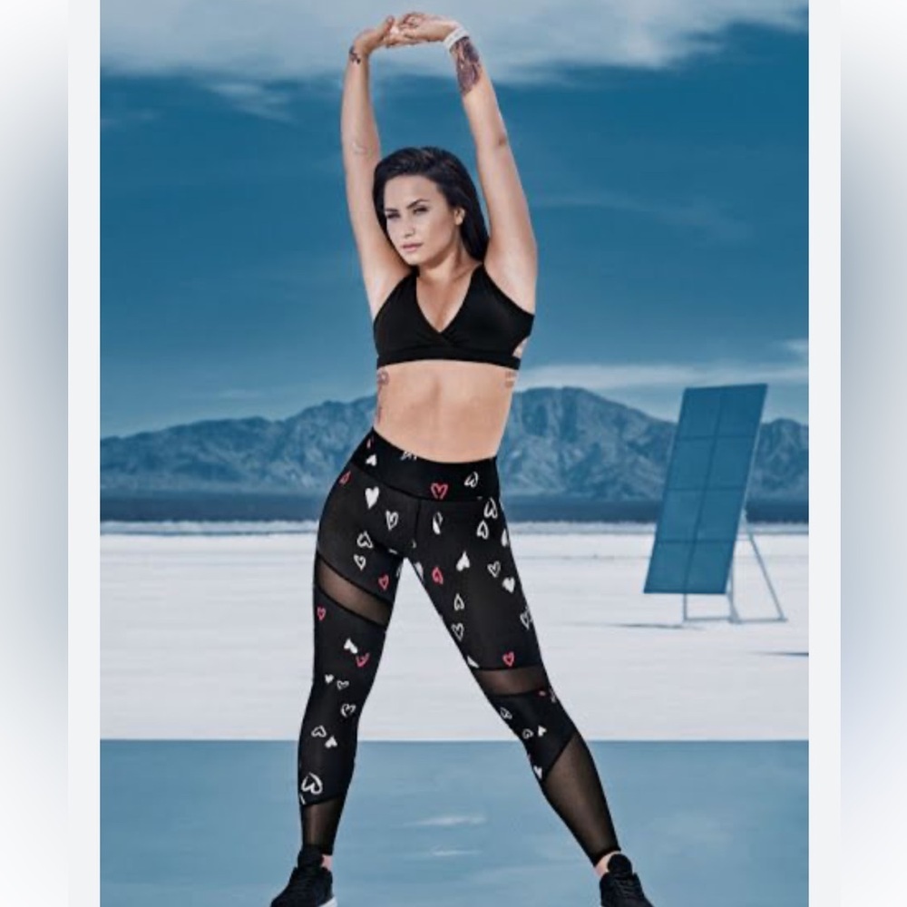 Demi Lovato & Fabletics Collab - Black w/ Hearts - size Medium - EUC (Self Love)